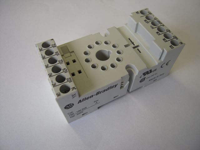 Screw Terminal Socket, 700-HN205(For Plug in Relay 700-HA33Z1-3)