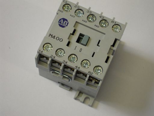 control relay 40E   4NO